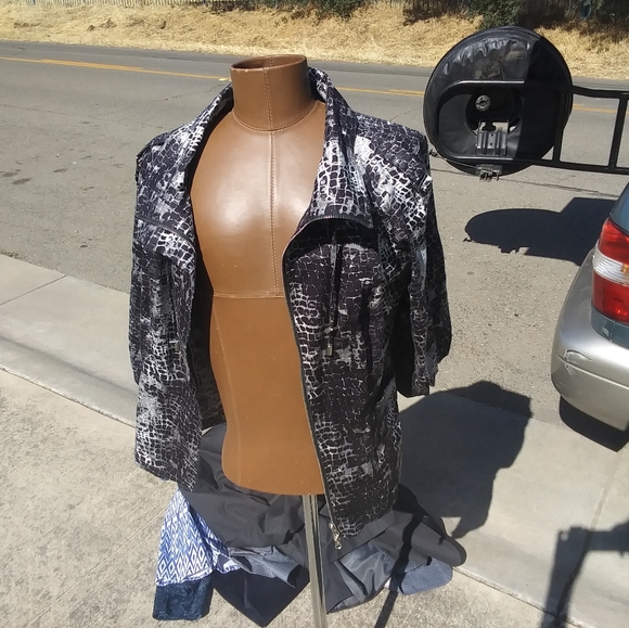 Laura max jacket - Picture 1 of 8